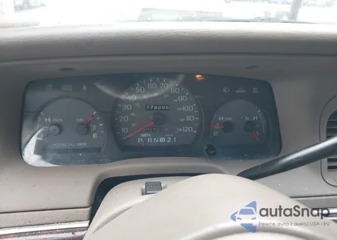 2004 Mercury Grand Marquis Gs z USA, uszkodzony, nr VIN 2MEFM74W44X661574